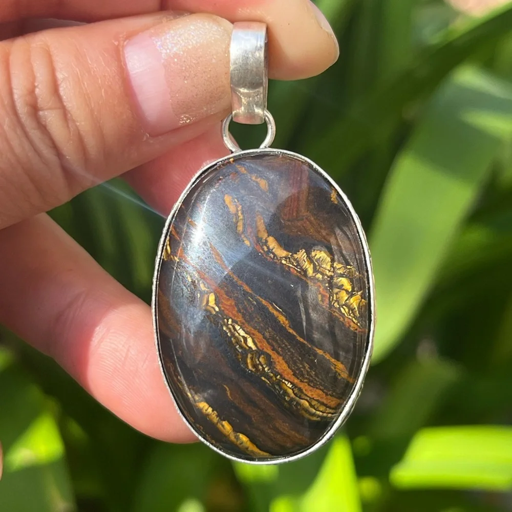 Silver‎ plated iron tiger eye pendant